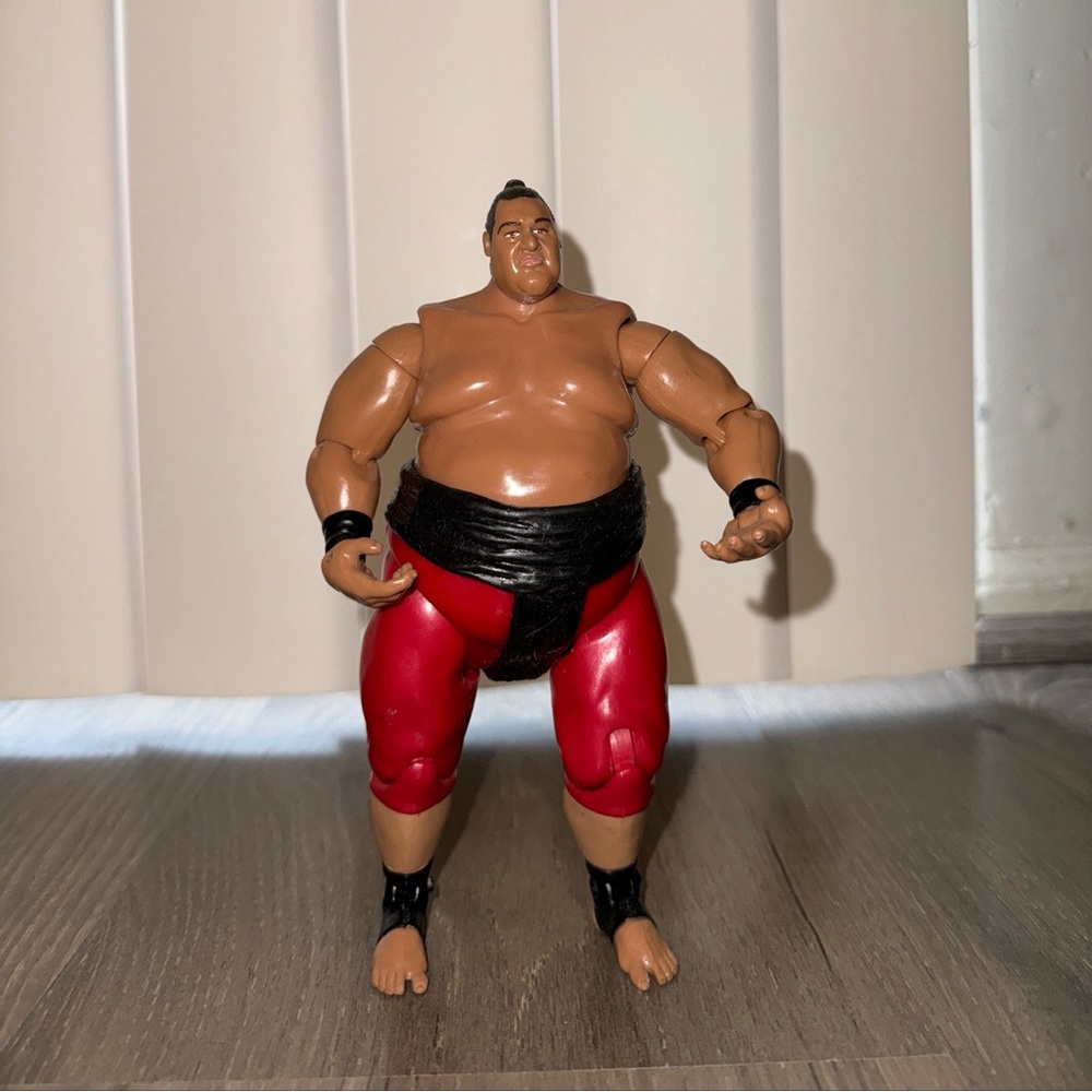 2004 WWE Classic Superstars Series 4 Yokozuna Figure Jakks Pacific Red Trunks